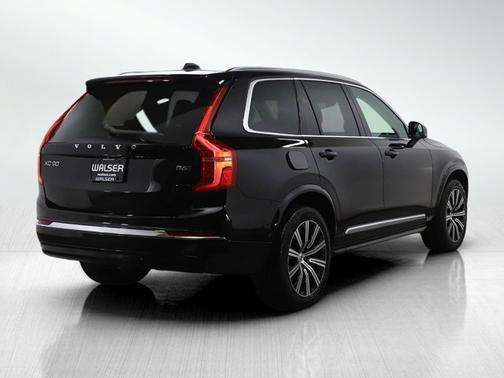 Onyx Black 2025 Volvo XC90 Plus
