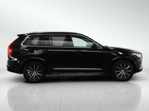Onyx Black 2025 Volvo XC90 Plus