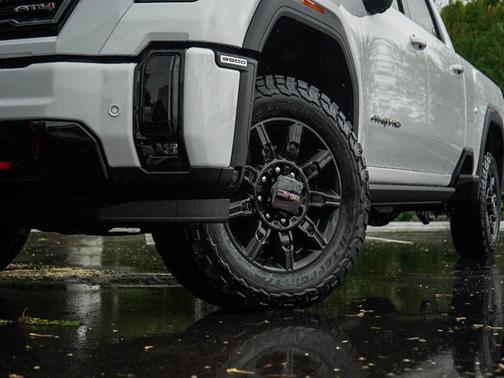 2025 GMC Sierra 3500 AT4
