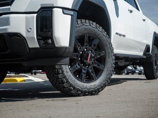 2025 GMC Sierra 3500 AT4
