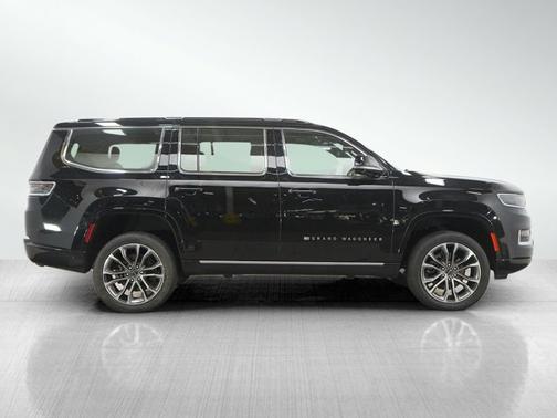 Diamond Black Crystal Pearlcoat 2024 Jeep Grand Wagoneer Series III