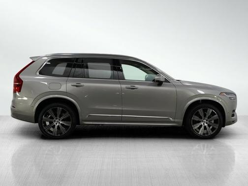 2024 Volvo XC90 Plus Bright Theme
