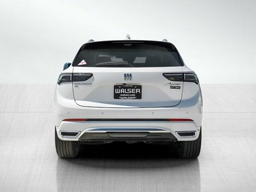 Iridescent White Tricoat 2026 Buick Envision Avenir