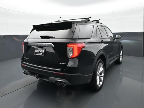 Black Metallic 2022 Ford Explorer Platinum