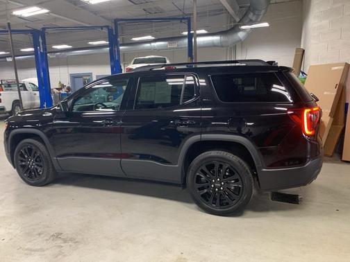 2023 GMC Acadia FWD SLT