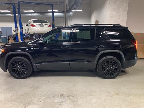 2023 GMC Acadia FWD SLT