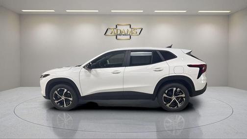 Summit White 2026 Chevrolet Trax FWD 1RS
