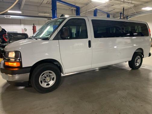 Summit White 2025 Chevrolet Express 3500 RWD 3500 Extended Wheelbase LT