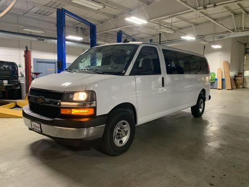 Summit White 2025 Chevrolet Express 3500 RWD 3500 Extended Wheelbase LT