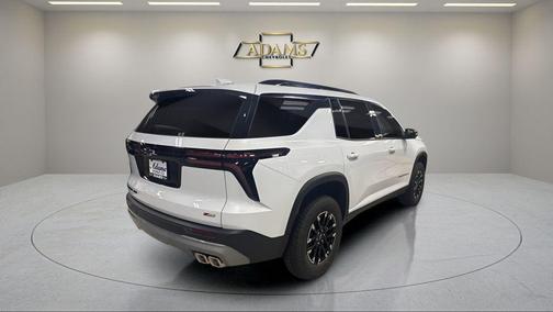 Polar White Tricoat 2026 Chevrolet Traverse AWD Z71
