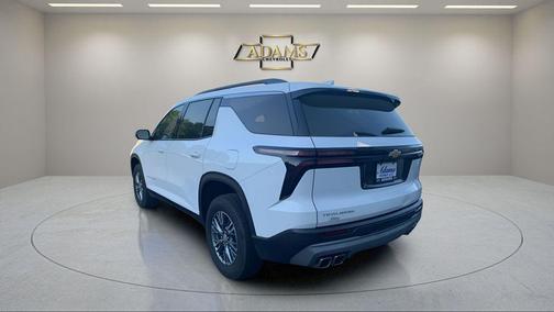 Summit White 2025 Chevrolet Traverse LT