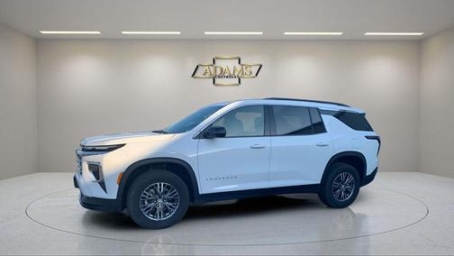 Summit White 2025 Chevrolet Traverse LT