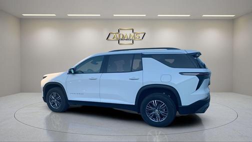 Summit White 2025 Chevrolet Traverse LT