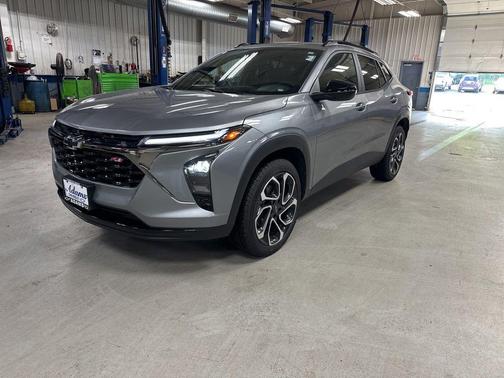 Sterling Gray Metallic 2026 Chevrolet Trax FWD 2RS