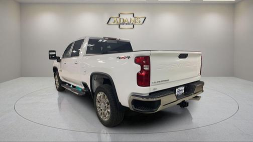 Summit White 2026 Chevrolet Silverado 2500 LT