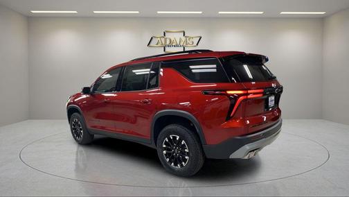Radiant Red Tintcoat 2026 Chevrolet Traverse AWD Z71