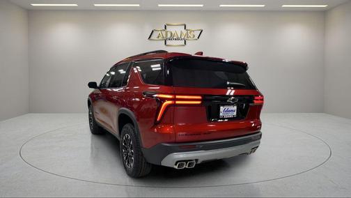 Radiant Red Tintcoat 2026 Chevrolet Traverse AWD Z71