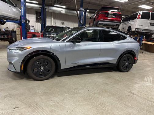 2022 Ford Mustang Mach-E California Route 1