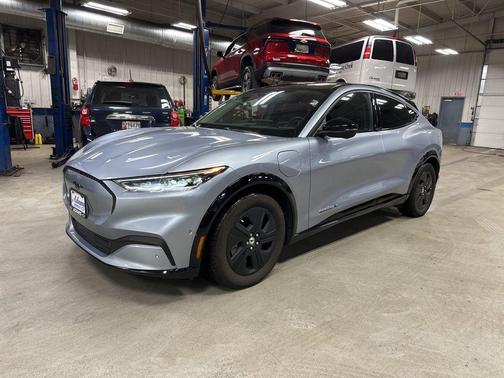 2022 Ford Mustang Mach-E California Route 1