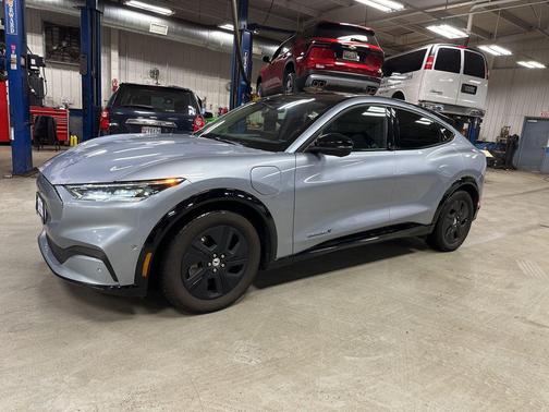 2022 Ford Mustang Mach-E California Route 1