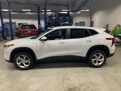 2025 Chevrolet Trax LS
