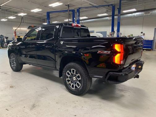 Black 2026 Chevrolet Colorado Z71