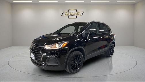 Mosaic Black Metallic 2022 Chevrolet Trax LT