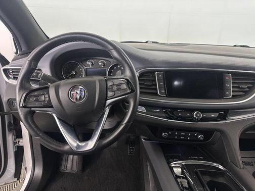 2023 Buick Enclave Essence AWD