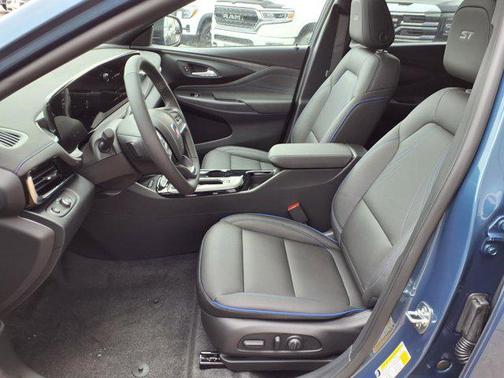 2026 Buick Envista Sport Touring FWD