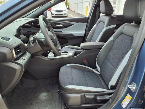2025 Buick Envista Preferred FWD