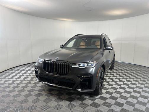 2022 BMW X7 M50i