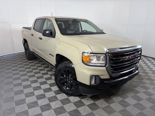Desert Sand Metallic 2022 GMC Canyon AT4