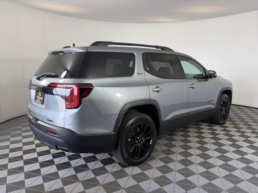 Sterling Metallic 2023 GMC Acadia AWD SLT