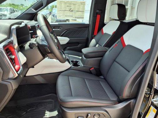 2025 GMC Canyon Base