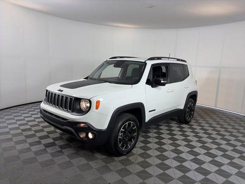 Alpine White Clearcoat 2023 Jeep Renegade Upland
