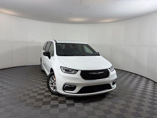 2025 Chrysler Pacifica L