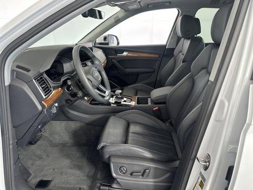 2023 Audi Q5 45 S line Prestige