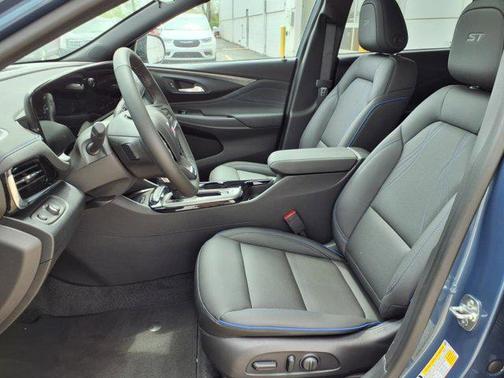 2025 Buick Envista Sport Touring FWD