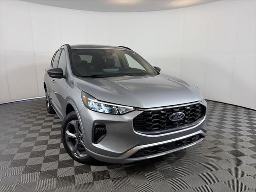 Iconic Silver Metallic 2024 Ford Escape ST-Line