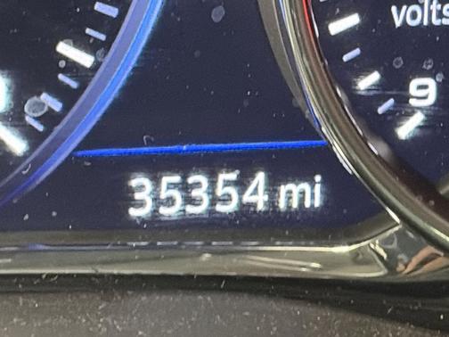 White Frost Tricoat 2023 GMC Acadia AWD SLT