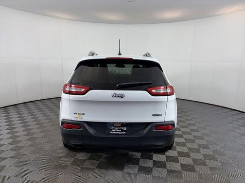 Bright White 2016 Jeep Cherokee Latitude