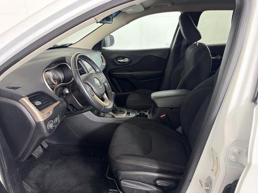 Bright White 2016 Jeep Cherokee Latitude