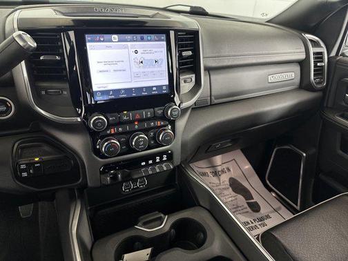 2022 RAM 2500 Laramie Crew Cab 4x4 6'4' Box