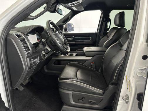 2022 RAM 2500 Laramie Crew Cab 4x4 6'4' Box