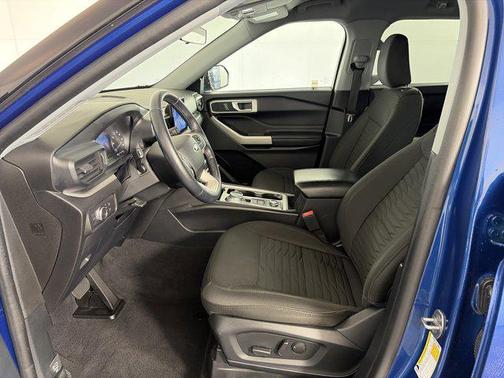Atlas Blue Metallic 2021 Ford Explorer XLT