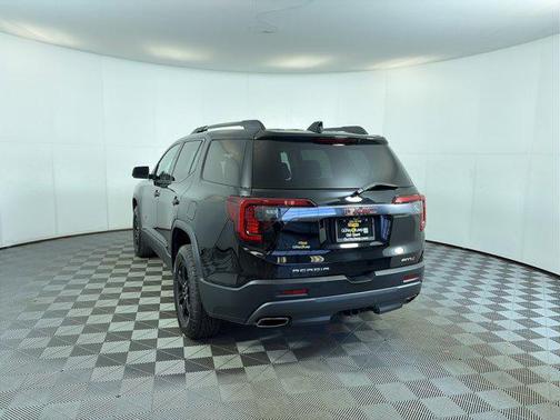 2023 GMC Acadia AWD AT4