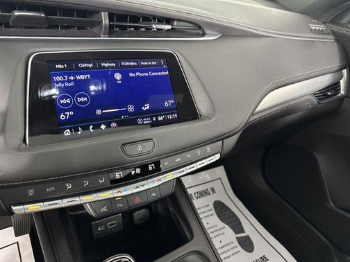 2022 Cadillac XT4 Premium Luxury