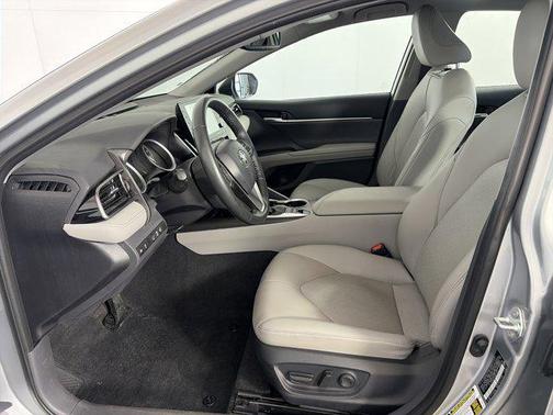 2023 Toyota Camry Hybrid XLE