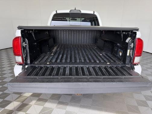Super White 2017 Toyota Tacoma TRD Sport