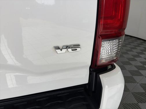 Super White 2017 Toyota Tacoma TRD Sport